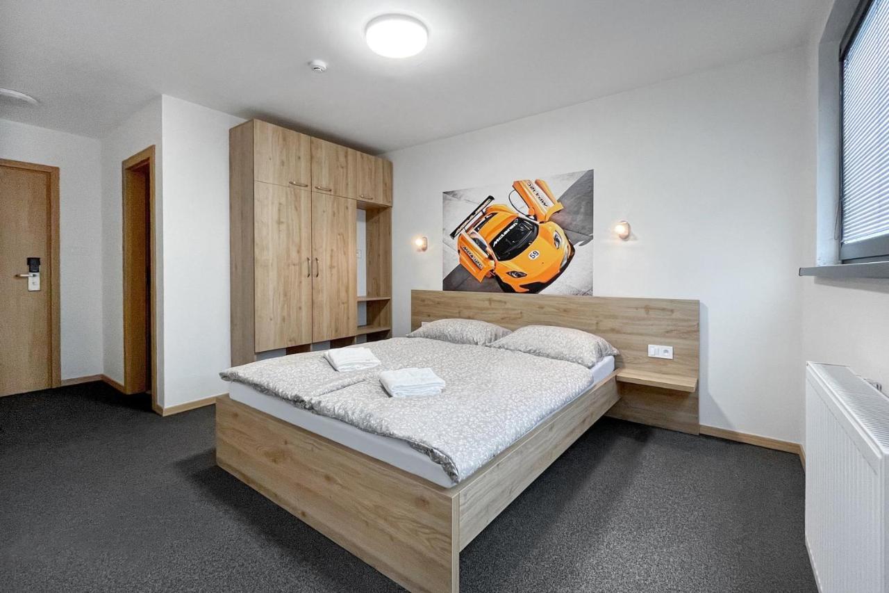 Hotel Double Red Cars Museum